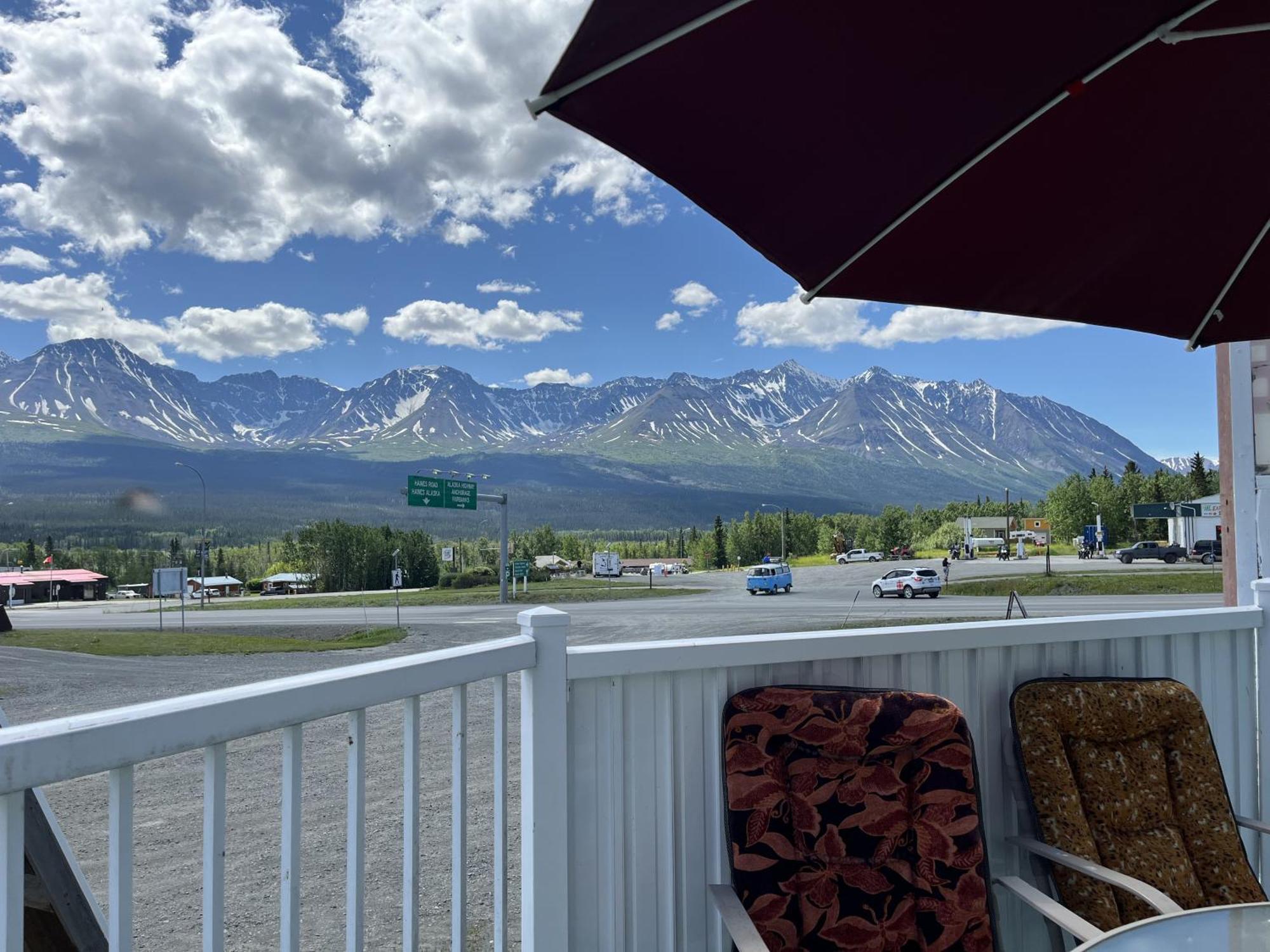 Kluane Park Inn Haines Junction Exterior foto